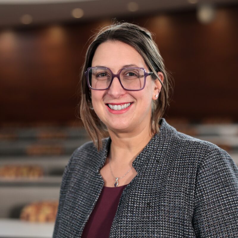Emily-Mallis-Headshot-3-800x800 Emily-Mallis